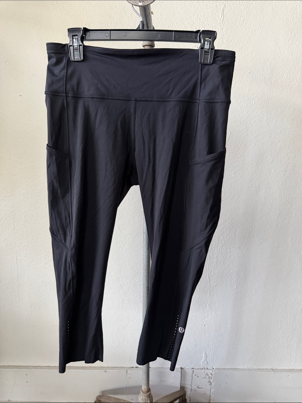 Lululemon 3/4 Leggings Yoga Pants